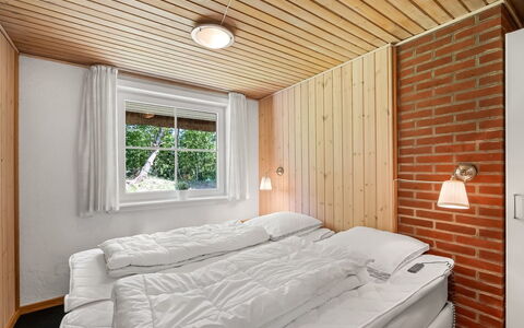 Eufemia - 2.8Km from the Sea: Mur, Bois, Design Intérieur, Plafond, Chambre, Lit, Drap De Lit, Literie, Domicile, Pièce