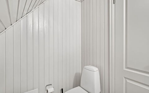 Eufemia - 2.8Km from the Sea: Bois, Sol, Sol, Design Intérieur, Plafond, Luminaire Plomberie, Salle De Bains, Luminaire
