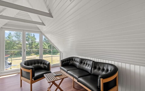 Eufemia - 2.8Km from the Sea: Bois, Sol, Meubles, Parquet, Sol, Design Intérieur, Plafond, Salon, Canapé, Dur