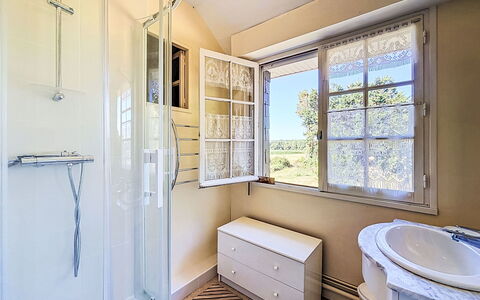Le Kerguero: Meubles, Design Intérieur, Sol, Sol, Table, Bois, Plafond, Chaise, Pièce, Canapé