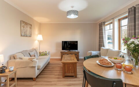 Corbett Apt: Meubles, Design Intérieur, Sol, Sol, Table, Bois, Plafond, Chaise, Pièce, Canapé