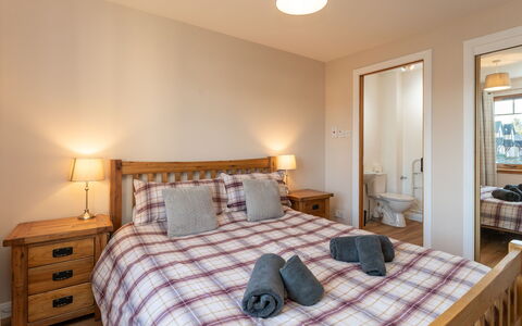 Corbett Apt: Meubles, Design Intérieur, Sol, Sol, Table, Bois, Plafond, Chaise, Pièce, Canapé