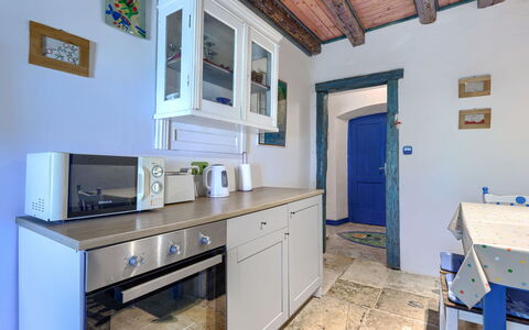 Nina: Meubles, Cuisine, Comptoir, Cabinetry, Design Intérieur, Appareil De Cuisine, Sol, Plafond, Principaux Appliance, Sol