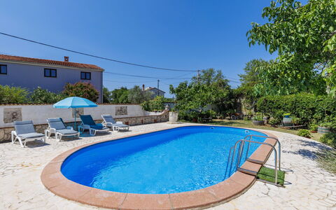 Helena: Bleu, Mobilier De Jardin, Piscine, Biens, Aménagement Paysager, Recours, Arrière-Cour, Hacienda, Dalle, Villa