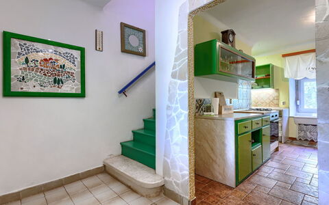 Helena: Design Intérieur, Sol, Plafond, Sol, Pièce, Tuile, Appartement, Cuisine, Comptoir, Peindre