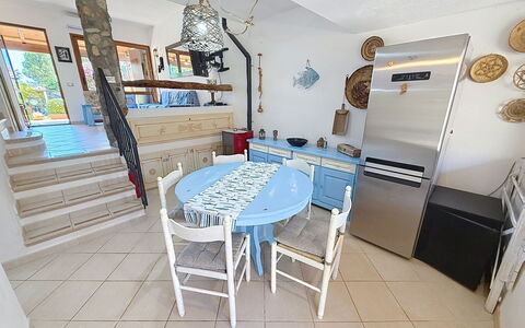 Villa Siria: Meubles, Design Intérieur, Sol, Sol, Table, Bois, Plafond, Chaise, Pièce, Canapé
