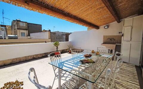 Dimora Avola Centro: Meubles, Design Intérieur, Sol, Sol, Table, Bois, Plafond, Chaise, Pièce, Canapé