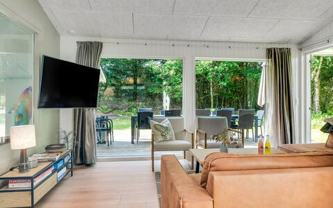 Anemette - 900M from the Sea: Meubles, Design Intérieur, Sol, Canapé, Sol, Bois, Plafond, Salon, Chaise, Domicile