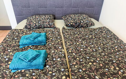 Horní Líšnice: Chambre, Linge, Textile, Literie, Sol, Lit, Sol, Drap De Lit, Cadre De Lit, Matelas