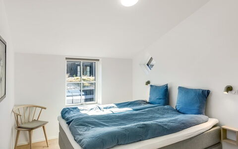 Karoliina - 500M from the Sea: Bois, Sol, Sol, Design Intérieur, Chambre, Pièce, Plafond, Literie, Dur, Lit