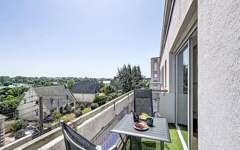 Résidence de la Mer: Zone Résidentielle, Appartement, Design Urbain, Balcon, Condominium, Aménagement Paysager, Cour, Daylighting, Passerelle