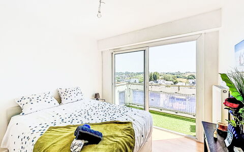 Résidence de la Mer: Appartement, Design Intérieur, Chambre, Lit, Domicile, Drap De Lit, Meubles, Pièce, Literie, Linge