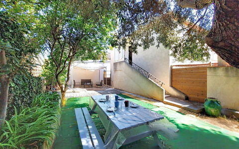 Le Moulin: Meubles, Design Intérieur, Appartement, Sol, Sol, Table, Chaise, Salon, Pièce, Domicile
