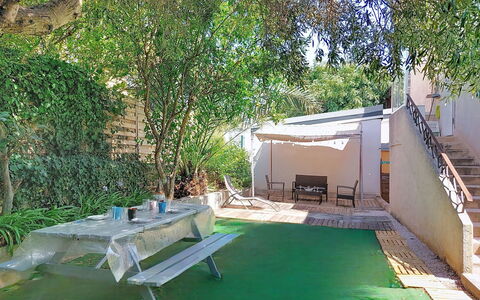 Le Moulin: Meubles, Design Intérieur, Appartement, Sol, Sol, Table, Chaise, Salon, Pièce, Domicile