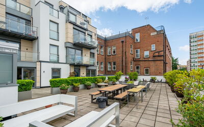 Hoxton 310: Meubles, Design Intérieur, Appartement, Sol, Sol, Table, Chaise, Salon, Pièce, Domicile