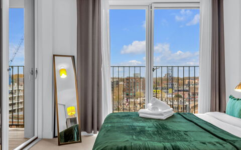 Wickside Apartment: Meubles, Design Intérieur, Appartement, Sol, Sol, Table, Chaise, Salon, Pièce, Domicile