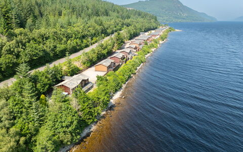 Cìela Lodge on Loch Ness: Paysage, Maison, Cotiers Et Relief Océaniques, Chalet, Côte, Lac, Rive, Station De Montagne, Canal, Du Son