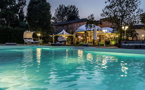 Relais Villa Mirandola: Nuit, Recours, Luminaire, Piscine, Jardin, Hacienda, Éclairage De Sécurité, Minuit, Aménagement Paysager, Éclairage Paysager