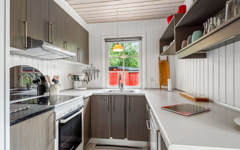 Aiske - 700M from the Sea: Cuisine, Appareil De Cuisine, Comptoir, Bois, Principaux Appliance, Design Intérieur, Sol, Plafond, Électroménager, Meubles