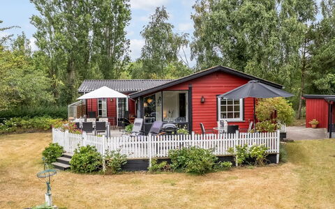 Aiske - 700M from the Sea: Maison, Chalet, Toit, Domicile, Porche, Jardin, Cour, Pelouse, Siding