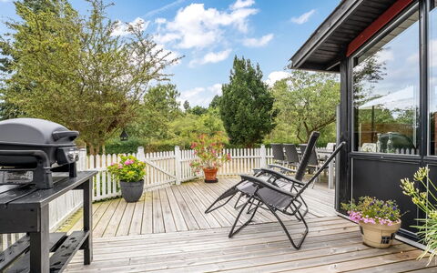Aiske - 700M from the Sea: Meubles, Bois, Porche, Chaise, Mobilier De Jardin, Table, Plate-Forme, Parquet, Tableau De Plein Air