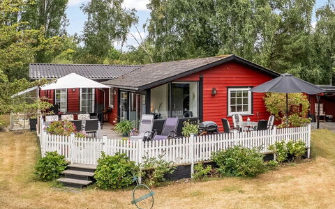 Aiske - 700M from the Sea: Maison, Toit, Domicile, Chalet, Porche, Jardin, Cour, Pelouse, Biens