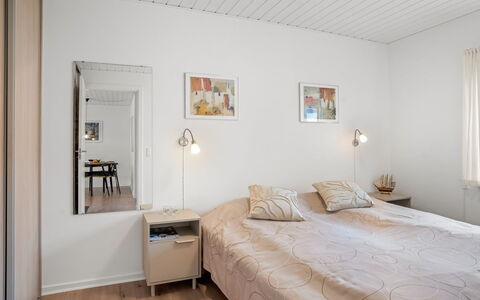 Ineke - 200M from the Sea: Design Intérieur, Meubles, Lit, Mur, Chambre, Sol, Sol, Plafond, Bois, Pièce