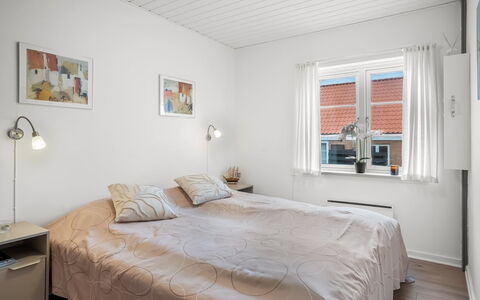 Ineke - 200M from the Sea: Lit, Chambre, Mur, Drap De Lit, Design Intérieur, Plafond, Literie, Bois, Meubles, Sol