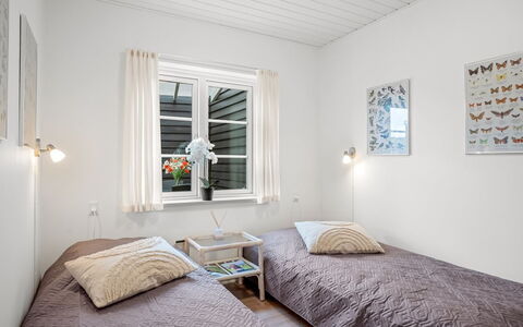 Ineke - 200M from the Sea: Design Intérieur, Sol, Chambre, Bois, Sol, Lit, Plafond, Meubles, Drap De Lit, Literie