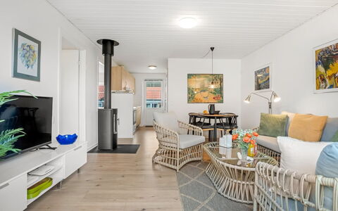 Ineke - 200M from the Sea: Meubles, Design Intérieur, Sol, Canapé, Sol, Bois, Plafond, Salon, Table, Pièce