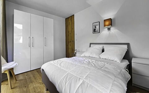 Weidach 10 Top 6: Meubles, Lit, Chambre, Design Intérieur, Mur, Literie, Drap De Lit, Bois, Sol, Sol