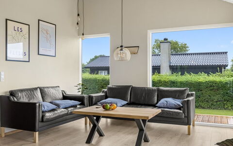 Illona - 200M from the Sea: Meubles, Sol, Bois, Sol, Canapé, Design Intérieur, Parquet, Salon, Revêtement De Sol Stratifié