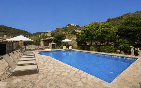 Can Toni: Piscine, Recours, Eco Hôtel, Ville Resort, Mobilier De Jardin, Hôtel, Villa, Village De Montagne
