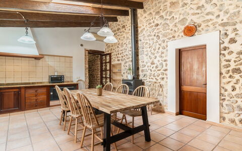 Can Toni: Mur, Bois, Meubles, Design Intérieur, Sol, Plafond, Sol, Pièce, Cuisine, Table Cuisine Et Salle A Manger