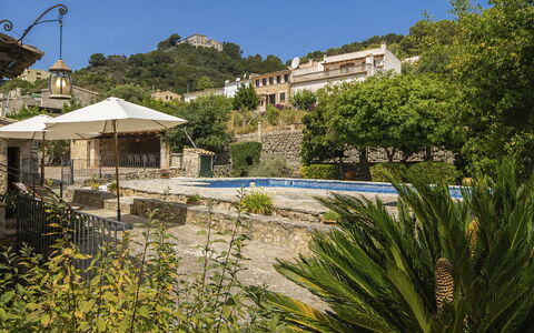 Can Toni: Arbre, Paysage, Biens, Village, Aménagement Paysager, Hacienda, Village De Montagne, Villa, Eco Hôtel