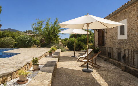 Can Toni: Pot De Fleur, Dalle, Mobilier De Jardin, Ombre, Plante D'Appartement, Jardin, Aménagement Paysager, Béton, Tableau De Plein Air, Cour