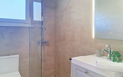 Les Cariatides 8: Salle De Bains, Luminaire Plomberie, Mur, Sol, Sol, Design Intérieur, Robinet, Miroir, Plomberie, Évier