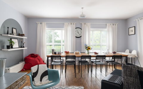 Walltree House: Meubles, Design Intérieur, Sol, Chaise, Sol, Table, Bois, Salle À Manger, Table Cuisine Et Salle A Manger, Plafond