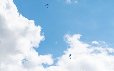 Walltree House: Ciel, Bleu, Photographier, Jour, Nuage, La Nature