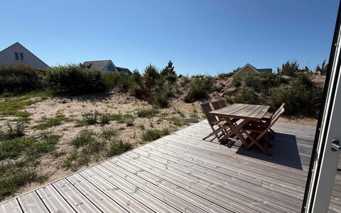 Selvi - 500M from the Sea: Bois, Parquet, Dur, Plate-Forme, Planche, Boardwalk, Tache De Bois, Mobilier De Jardin, Passerelle, Siding