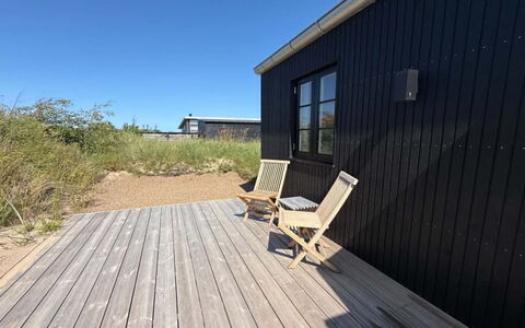 Selvi - 500M from the Sea: Bois, Planche, Dur, Plate-Forme, Tache De Bois, Parquet, Siding, Ombre, Contre-Plaqué