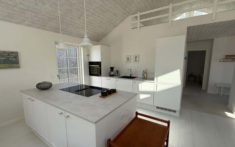 Selvi - 500M from the Sea: Sol, Sol, Bois, Meubles, Design Intérieur, Plafond, Cuisine, Comptoir, Cabinetry, Domicile