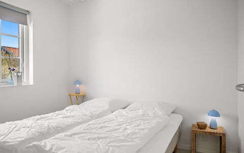 Selvi - 500M from the Sea: Chambre, Bois, Lit, Literie, Sol, Plafond, Design Intérieur, Drap De Lit, Sol, Linge