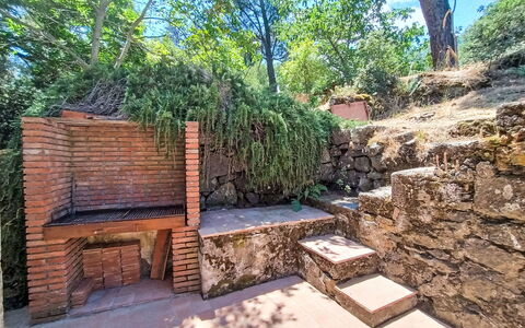 Il Giardino di Lara: Brique, Jardin, Mur De Pierre, Ombre, Aménagement Paysager, Sol, Arrière-Cour, Escaliers, Structure En Plein Air, Dalle
