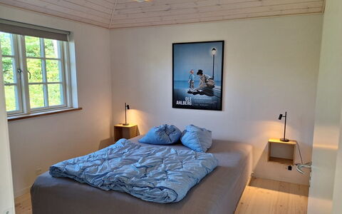 Ethil - 600M from the Sea: Sol, Sol, Meubles, Bois, Chambre, Design Intérieur, Parquet, Lit, Drap De Lit, Literie