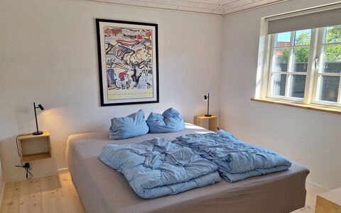 Ethil - 600M from the Sea: Meubles, Chambre, Lit, Sol, Sol, Design Intérieur, Bois, Drap De Lit, Literie, Linge
