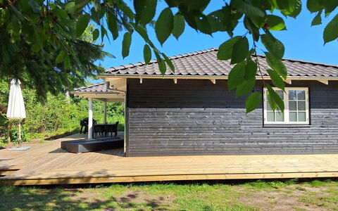 Ethil - 600M from the Sea: Bois, Toit, Chalet, Lot Terre, Ombre, Siding, Dur, Batiments Jardin, Plate-Forme, Planche
