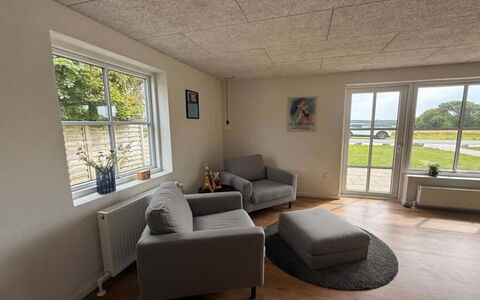 Eeske - 4Km from the Sea: Sol, Sol, Bois, Design Intérieur, Plafond, Pièce, Meubles, Domicile, Appartement, Salon