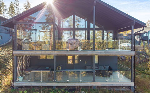 Salavan Tsaari: Chalet, Siding, Porche, Balcon