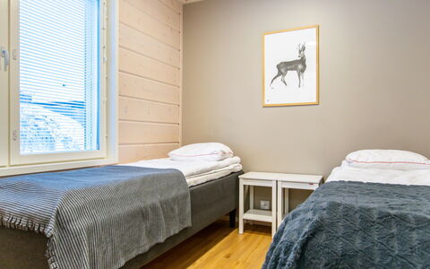 Salavan Tsaari: Bois, Sol, Sol, Design Intérieur, Chambre, Lit, Pièce, Plafond, Parquet, Literie